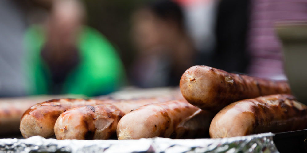 Bratwürste auf dem Grill Bratwürste auf dem Grill