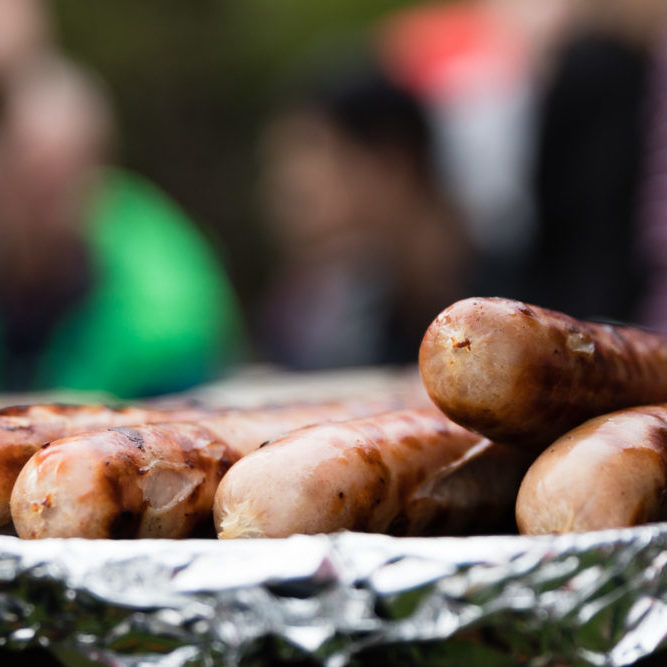 Bratwürste auf dem Grill Bratwürste auf dem Grill