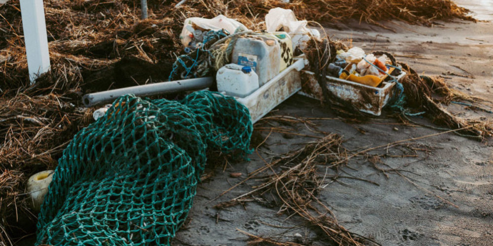 Plastikmuell am Strand Plastikmüll am Strand