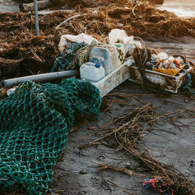 Plastikmuell am Strand Plastikmüll am Strand
