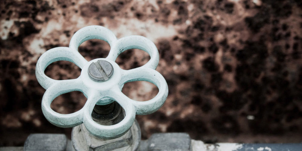 Wasserleitung mit Sperrhahn