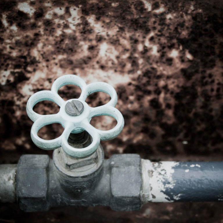 Wasserleitung mit Sperrhahn