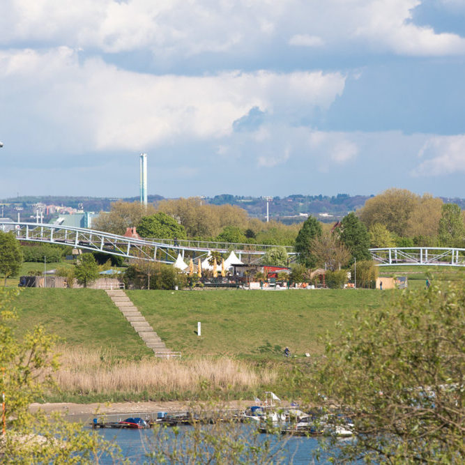 Neulandpark mit Wasserturm