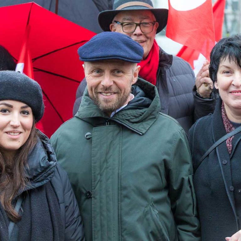 Demo mit Aylin- Dogan, Uwe Richrat und Eva Lux Demo mit Aylin- Dogan, Uwe Richrat und Eva Lux