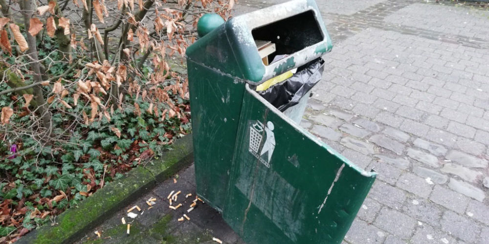 Mülleimer in Schlebusch Mülleimer in der Schlebuscher Fußgängerzone