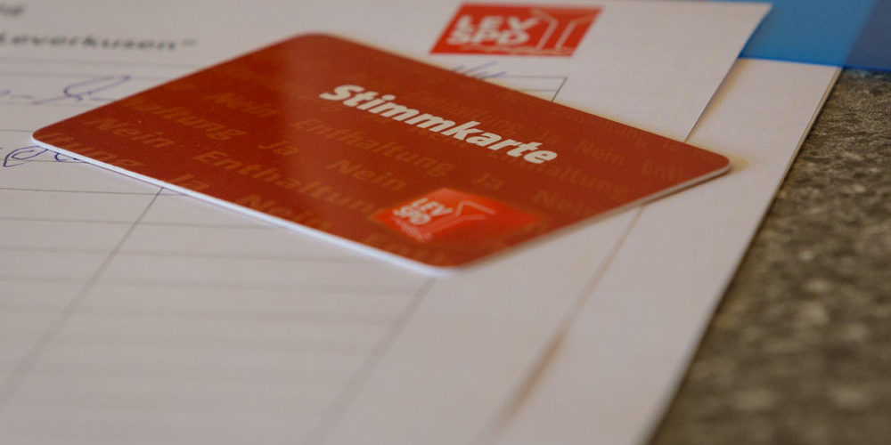 Stimmkarte für den Parteitag Anwesenheitsliste und Stimmkarte