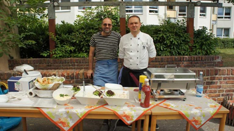 Unsere Köche von der AWO ausgeliehen