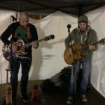 Musikalische Unterhaltung im Zelt