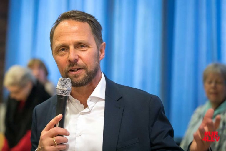 Uwe Richrath bedankt sich bei den Delegierten