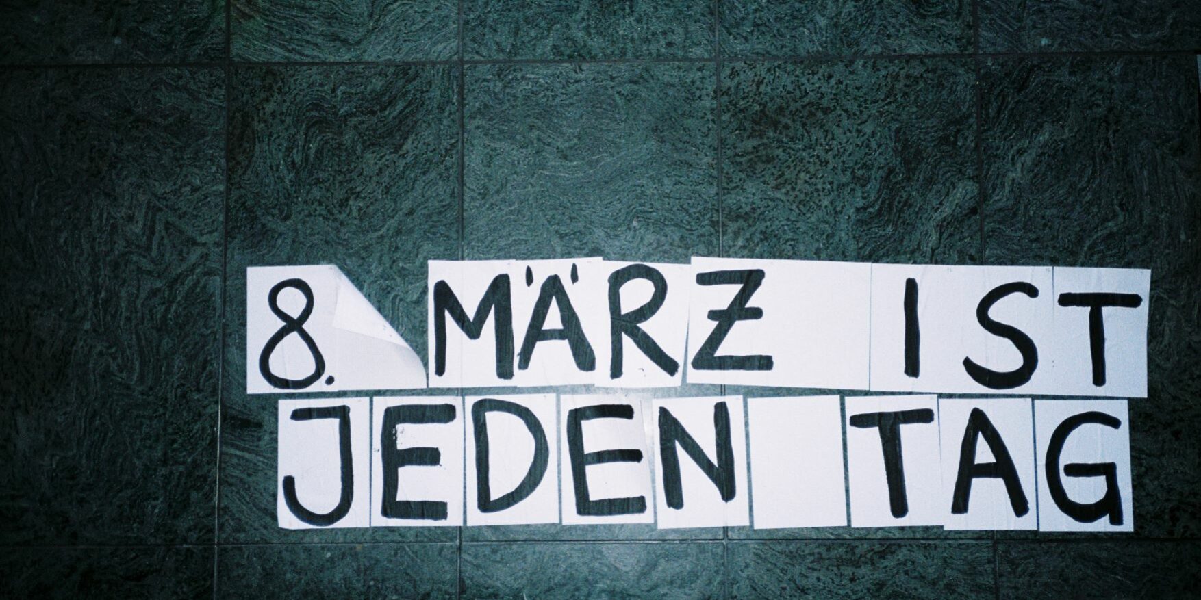 8. März ist jeden Tag / Bildnachweis: Fräulein.Palindrom / photocase.de 8. März ist jeden Tag / Bildnachweis: Fräulein.Palindrom / photocase.de