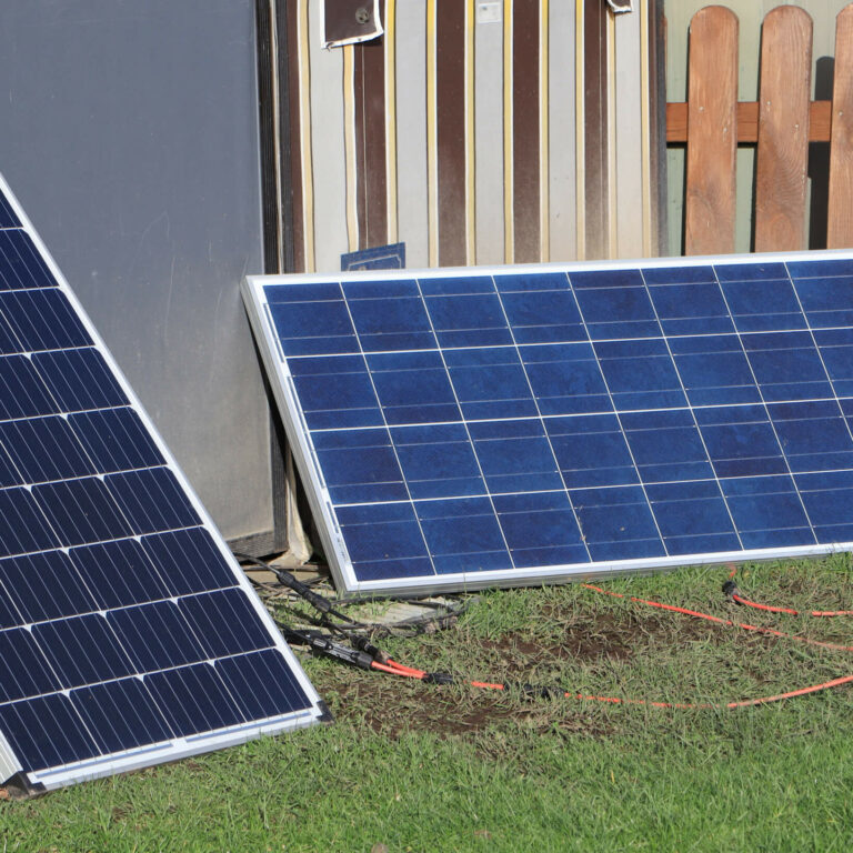 alternative Energie to go – Solarmodule / Bildnachweis: Helgi / photocase.de alternative Energie to go - Solarmodule / Bildnachweis: Helgi / photocase.de